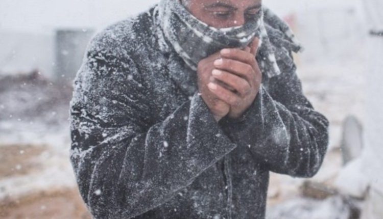 من المرتقب تساقط ثلوج, يومي السبت والأحد, على المرتفعات التي يتجاوز علوها 1200 متر عبر 6 ولايات من وسط وشرق البلاد, حسب ما أعلن عنه, أمس الجمعة, الديوان الوطني للأرصاد الجوية, في نشرية خاصة. و تخص هذه النشرية التي صنفت في مستوى يقظة "برتقالي", ولايا